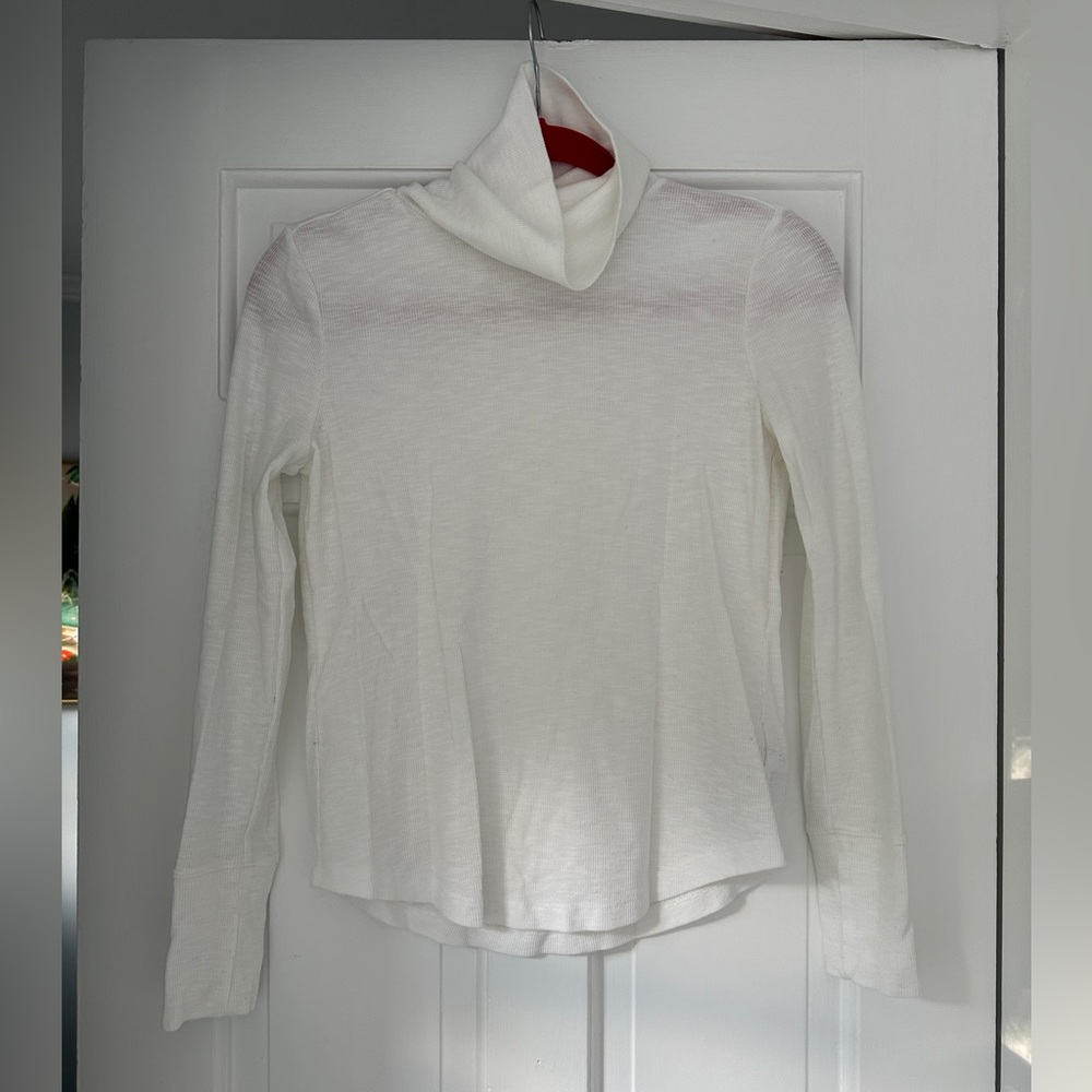 GAP Petite White Rib Turtleneck Long Sleeve Round Hem in Size Small Petite